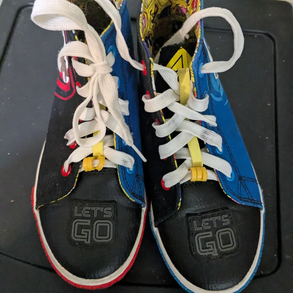 Kids Cartoon High-Top Sneakers - Black and Red - Picture 6 of 7